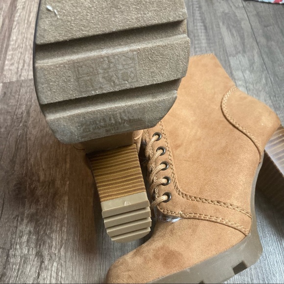 Chunky heel boots - Picture 4 of 6